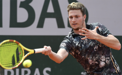 Kecmanović u četvrtfinalu Tokija