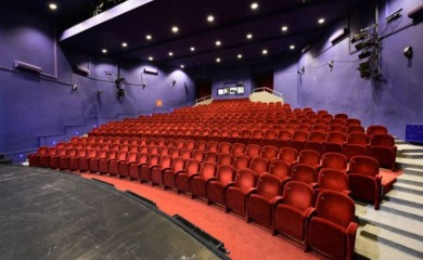 Premijer Višković posjetio Dječije pozorište RS