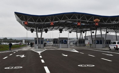 Uhvaćen na granici sa lažnim registarskim tablicama
