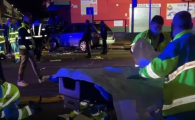 Četiri osobe poginule, a osam povrijeđeno u naletu automobila