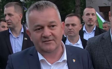 DIPLOMATSKI SKANDAL U ŠTUTGARTU Grant njemačke Vlade bivši konzul BiH potrošio na fiktivnu bošnjačku školu