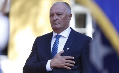 Helez zabranio prelet vojnih aviona i helikoptera iz Srbije