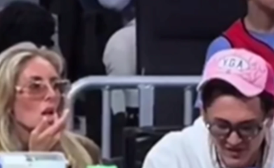 Skandal u NBA: Oralno zadovoljavala dečka tokom prenosa utakmice uživo (VIDEO)