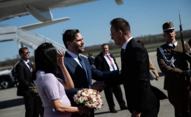 Vens doputovao u Budimpeštu, dočekao ga Peter Sijarto