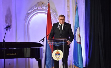 Dodik se u suzama oprostio od Kusturića: Bio je najbolji pilot