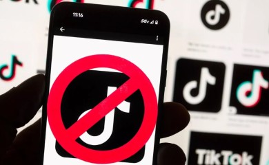 "Crveni alarm" zbog opasnih Tik-tok izazova – djeca istrčavaju pred vozila i gutaju kapsule