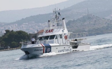 Jahta završila na dnu: Pijani slovenac se zabio u ostrvo