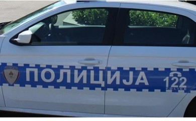 Oštetio plafon u policiji
