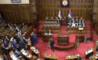 Incident u Skupštini Srbije između poslanika vladajućih i opozicionih stranaka