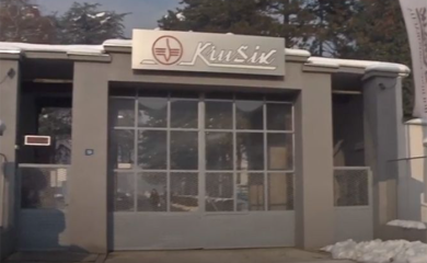 Mašina radnici uhvatila rukavicu, pa povukla i prst