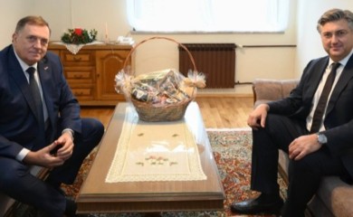 Milanović objavio fotografiju: Dragane, što kaže šef, smiješ li komentirati?