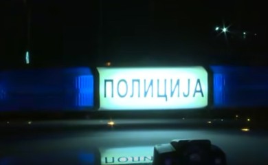 Napao suprugu, pa nožem nasrnuo na sina kad je pokušao da zaštiti majku