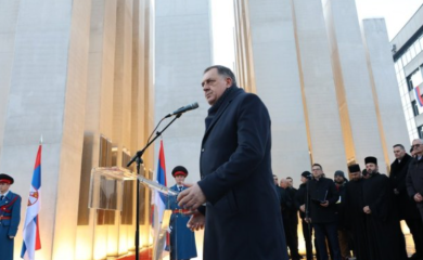 Skandal tokom prenosa osveštanja Centralnog spomen-obilježja: BN TV prekinula prenos dok je govorio Dodik