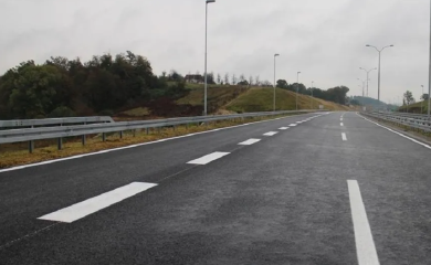 Stanje na putevima: Vozačima se savjetuje oprezna vožnja zbog poledice