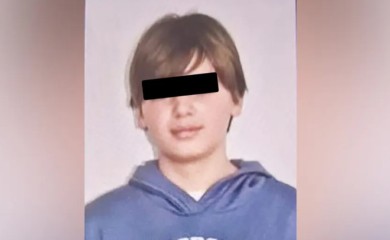 Oštrim predmetom urezano: Na vratima stana dječaka ubice ispisana prijetnja