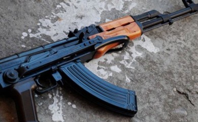 Policija na graničnom prelazu oduzela šest automatskih puški i municiju