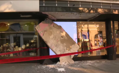 Ko je odgovoran za pad nadstrešnice u centru Beograda