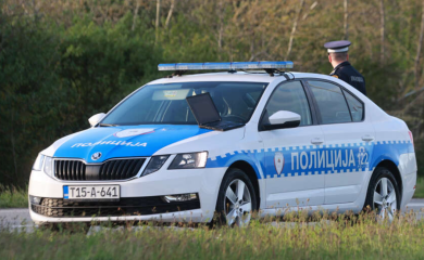 Pop ga ošamario: Novi detalji drame u Banjaluci, muškarac mrtav pijan nožem NAPAO SVEŠTENIKA