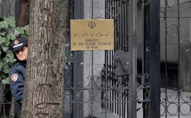 Iranske diplomate spaljuju dokumente u ambasadi