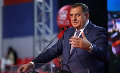 Bez izmjena, Dodik ubjedljivo vodi