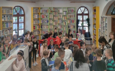 TREBINJE: Osnovci posjetili biblioteku povodom Nedjelje djeteta