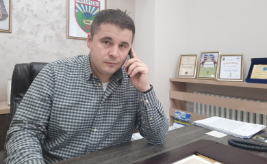 Haos u Lučanima: Pijani predsjednik opštine napao sveštenika, vukao ga za bradu
