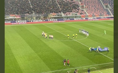 Nevjerovatna scena u Bolonji: Minut ćutanja za Mihu narušio čuveni božićni hit