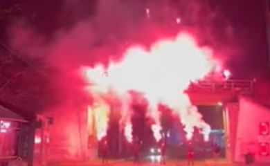 "Delije" bakljadom obilježile Dan Republike (VIDEO)
