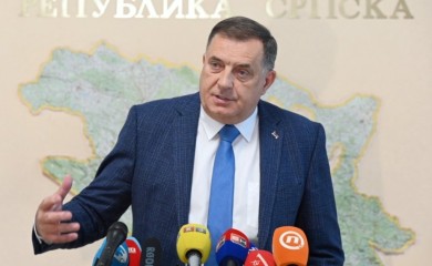 Dodik: Ako Šmit nešto nametne, SNSD će istupiti