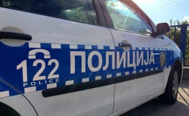 Potvrđeno iz policije u Banjaluci! Iz zatamnjenog golfa koji kruži Lazarevom pozivaju djecu da uđu u automobil