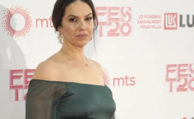 NATAŠA NINKOVIĆ DALA OTKAZ Poslije 30 godina napušta Narodno pozorište u Beogradu