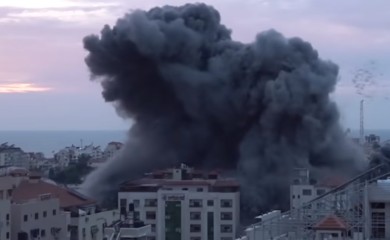 Ovako izgleda Gaza nakon što ju je noćas pogodilo preko 500 raketa (VIDEO)
