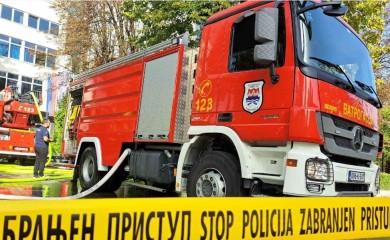 Ima povrijeđenih: Ugašen požar i u hotelu “Bosna”, vatrogasci dežuraju cijelu noć