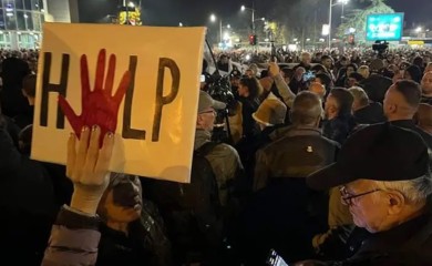 BARIKADA U NOVOM SADU: Nastavak građanske neposlušnosti