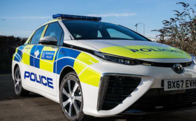 Muškarac zapaljen ispred džamije, poliven benzinom