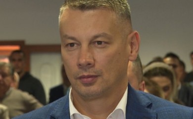 Nešić: Mirna disolucija najbolje rješenje za probleme koje izazivaju Bećirović i Helez