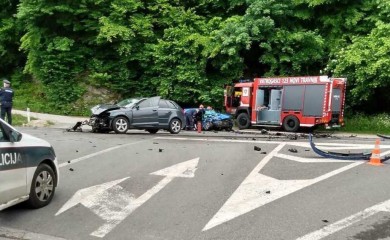 Jedna osoba poginula, petoro povrijeđeno u teškoj saobraćajnoj nesreći