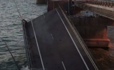 Putin optužio Ukrajinu za napad na Krimski most