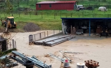 POŽEGA: Pod vodom putevi i dvorišta