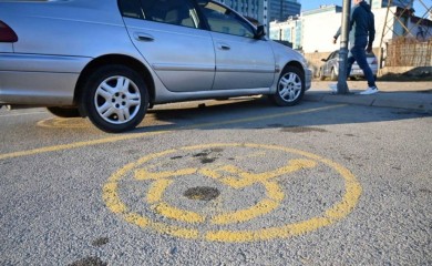 Koliko vozača je kažnjeno zbog parkiranja na mjesto za lica s invaliditetom