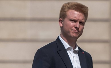 Zastupnik osuđen za nasilje u porodici vratio se u parlament