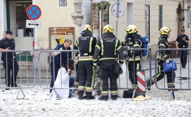 Užas u Zagrebu, muškarac se zapalio ispred zgrade Vlade (UZNEMIRUJUĆI VIDEO)