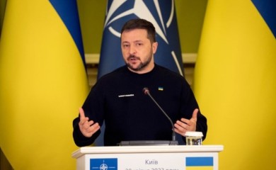 Zelenski udario na NATO: “Ovo je apsurd”