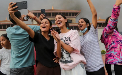 Nepal traži novog lidera: Vojska i "Gen Z" za istim stolom poslije krvavih protesta