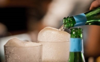 Naručio kiselu vodu u Rijeci, dobio tekućinu koja mu je spalila jednjak