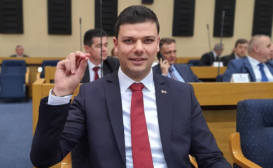 Antonić iz skupštinske klupe sjeda u direktorsku fotelju