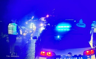 Jedna osoba povrijeđena u sudaru automobila i teretnog vozila