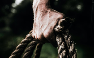 Muškarac se objesio na terasi