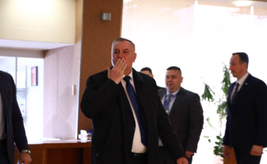Danas zgusnut raspored u NSRS: Višković slao poljupce novinarima (FOTO)