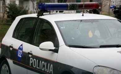Muškarac poginuo kada se na njega srušio balkon